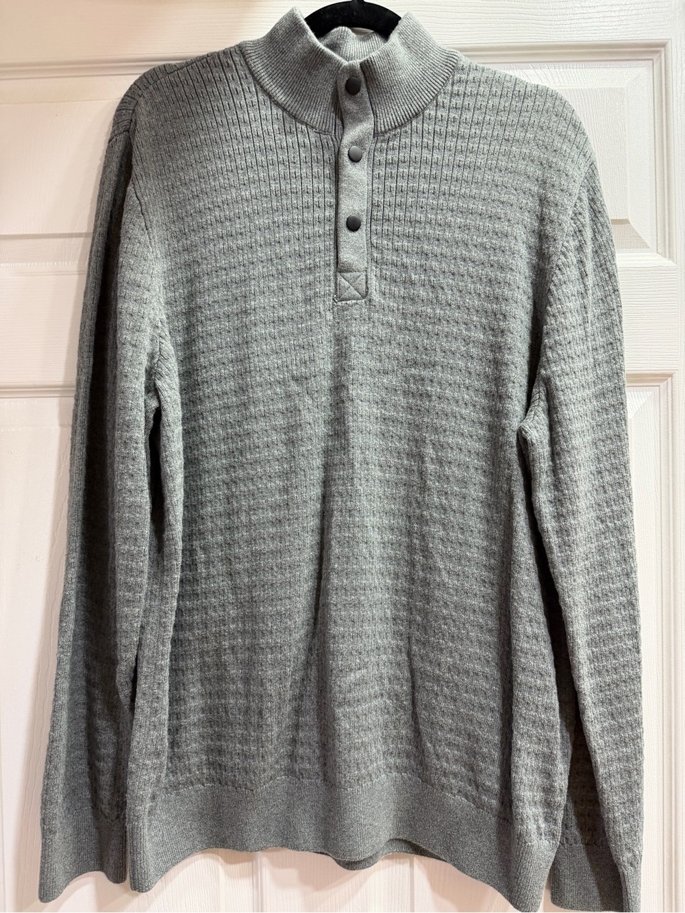 Express Men’s Light Gray Turtleneck Quarter-Button Sweater